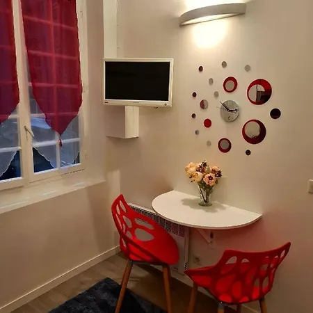 Apartment Au Coeur Du Paris. *