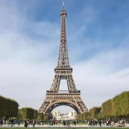 Au Coeur Du Paris. Paris