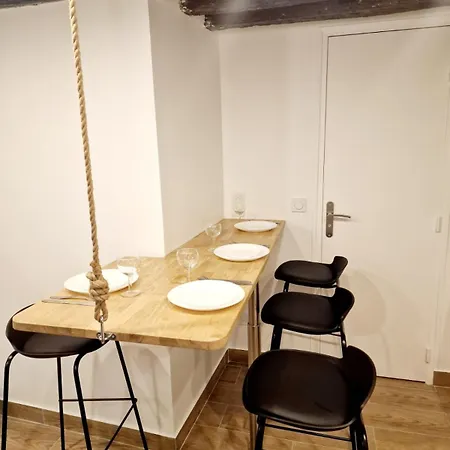 Apartment Au Coeur Du Paris. *
