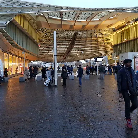 Au Coeur Du Paris. Paris