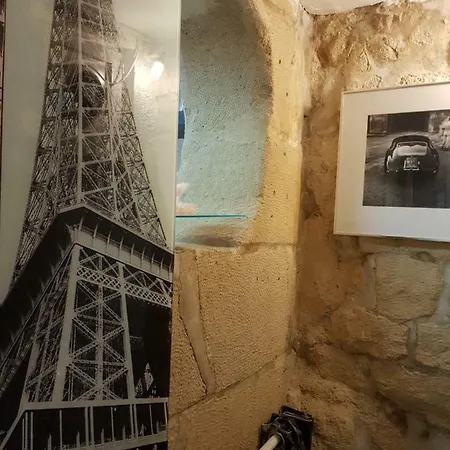 Apartment Au Coeur Du Paris. *